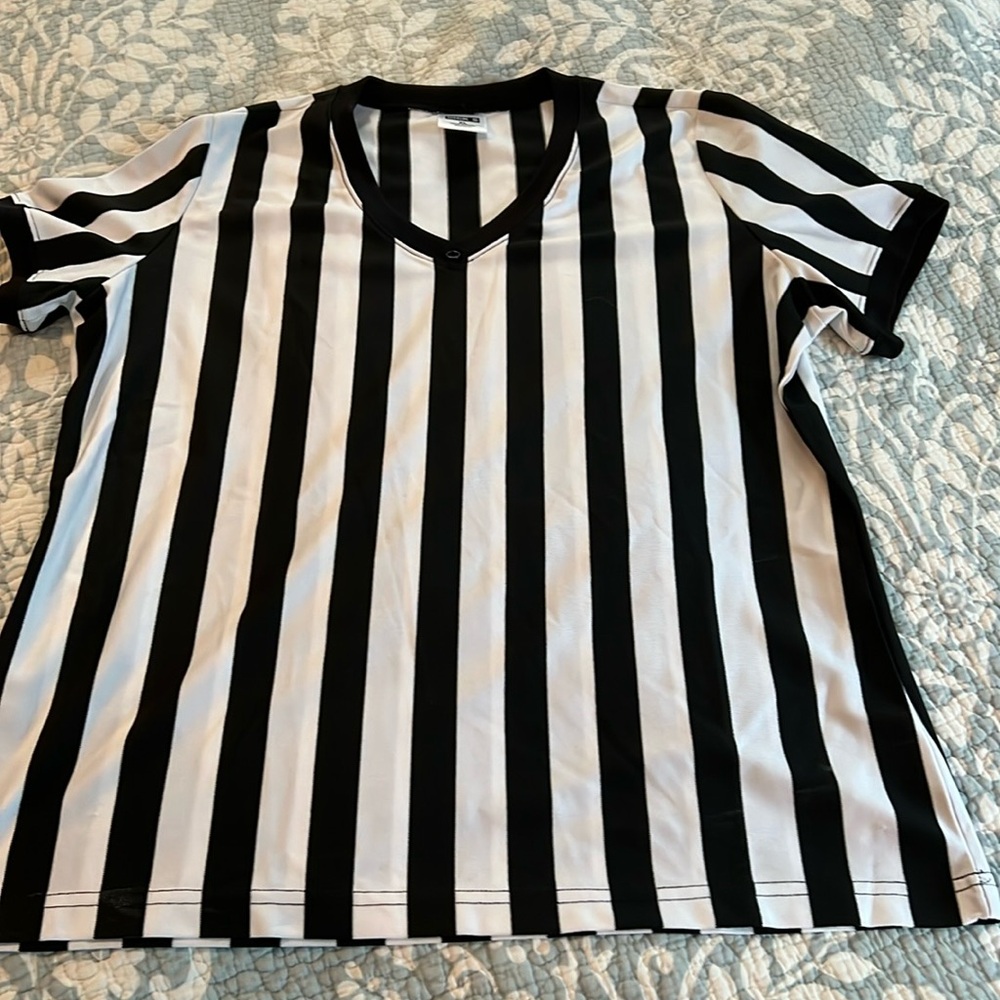8/$20 Dick’s Women’s Umpire shirt worn once. XL Like New Coach referee